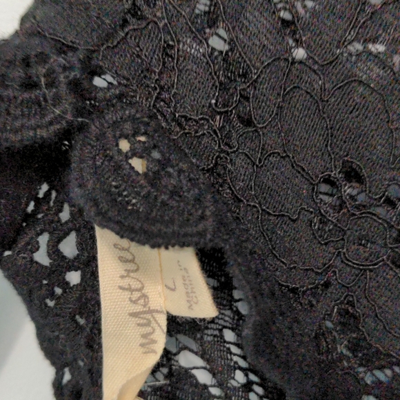 Mystree Size L Black and Deep Red Sheer Top with Lace and Bell Sleeves - Picture 7 of 9